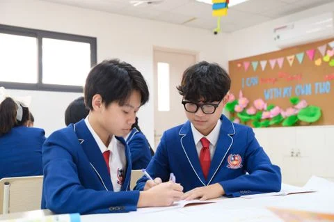 GIỚI THIỆU CHƯƠNG TRÌNH TOÁN VÀ NGỮ VĂN THCS VIETSCHOOL