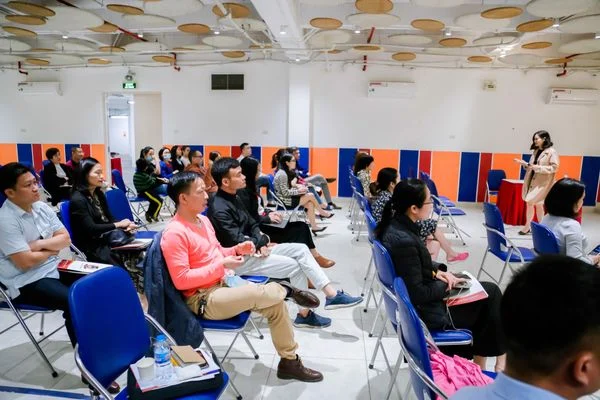 DẠY CON THỜI CÔNG NGHỆ QUA GÓC NHÌN CỦA CHUYÊN GIA TÂM LÝ