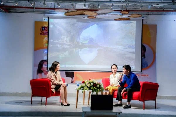 DẠY CON THỜI CÔNG NGHỆ QUA GÓC NHÌN CỦA CHUYÊN GIA TÂM LÝ