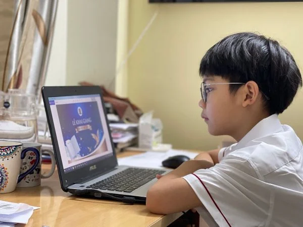 TIẾNG TRỐNG TRƯỜNG VANG LÊN, ĐÁNH DẤU NĂM HỌC MỚI BẮT ĐẦU