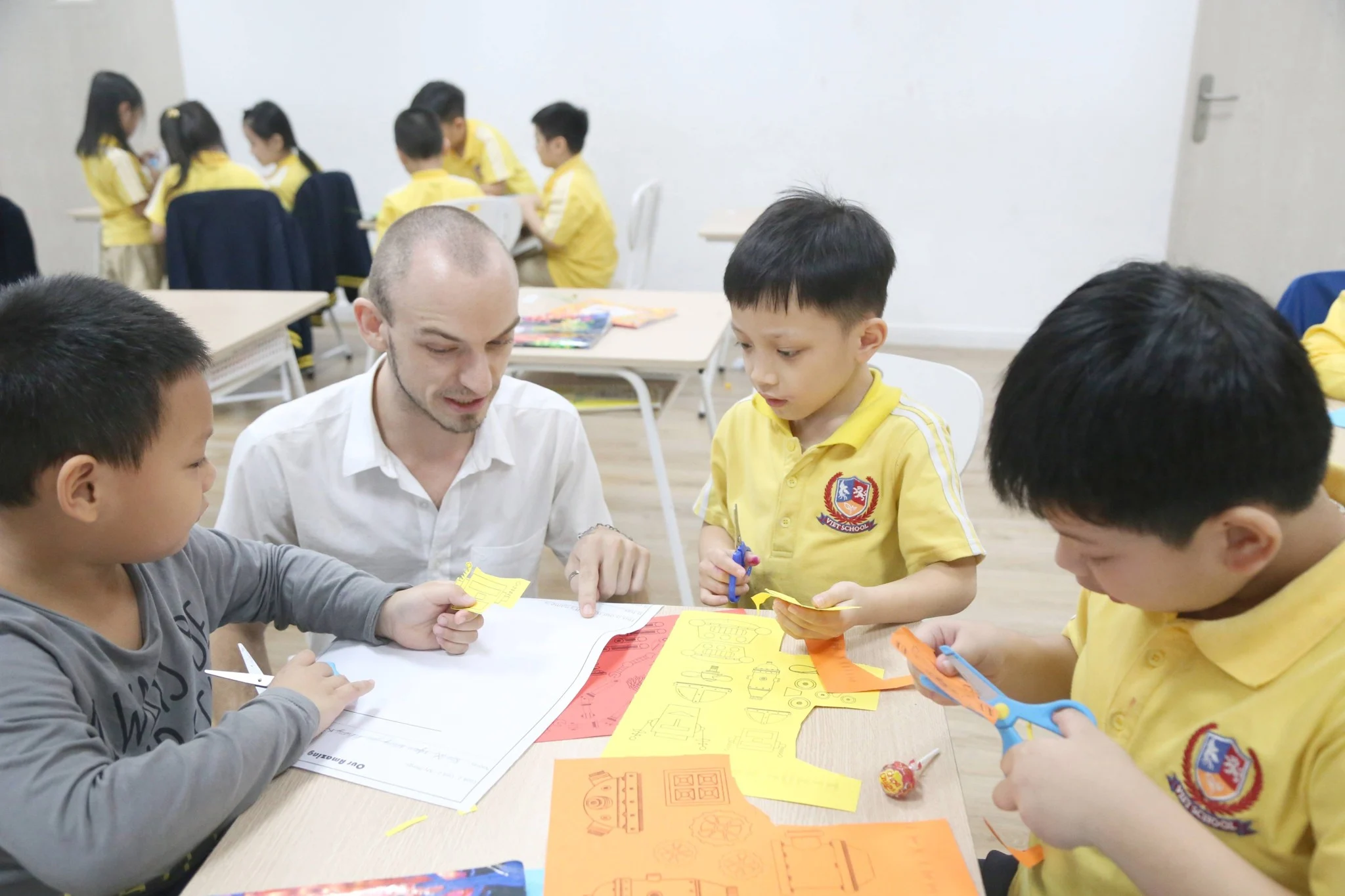 NHỮNG VƯỢT TRỘI CỦA CHƯƠNG TRÌNH SONG NGỮ TẠI VIETSCHOOL