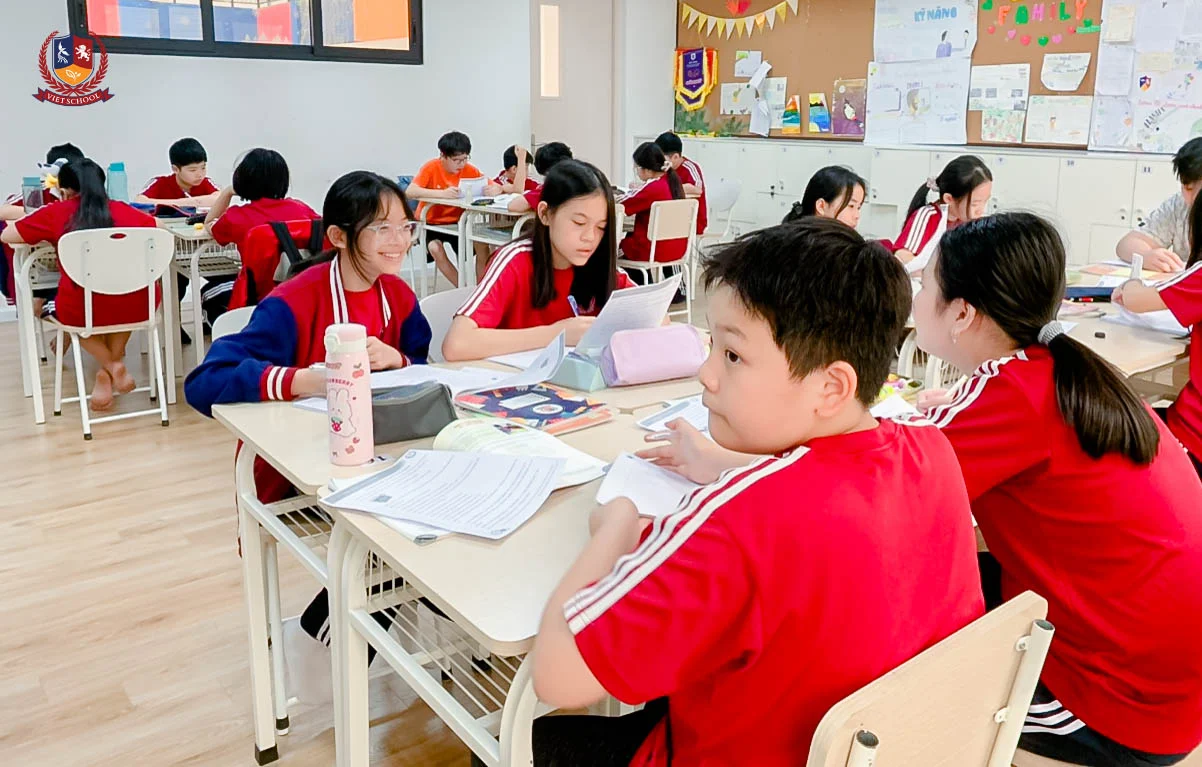 VIETSCHOOLERS HÓA THÂN THÀNH NHÀ THỐNG KÊ VỚI MÔN TOÁN HỌC