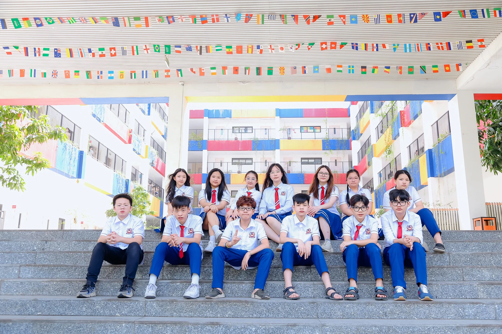 TẠI SAO CON CHÁN HỌC?