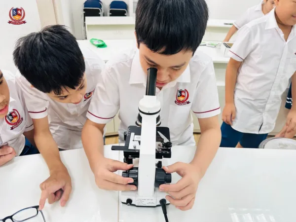 Cơ sở vật chất hiện đại giúp học sinh có nhiều cơ hội trải nghiệm sâu