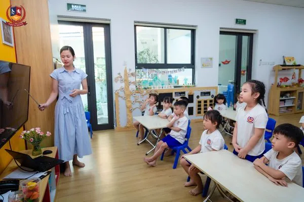 HÀNH TRÌNH LÀM QUEN VỚI MÔI TRƯỜNG TIỂU HỌC TẠI VIETSCHOOL