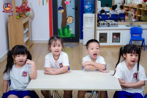 HÀNH TRÌNH LÀM QUEN VỚI MÔI TRƯỜNG TIỂU HỌC TẠI VIETSCHOOL