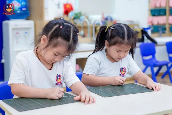 HÀNH TRÌNH LÀM QUEN VỚI MÔI TRƯỜNG TIỂU HỌC TẠI VIETSCHOOL