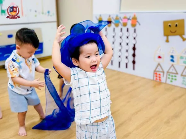 TRÍ TUỆ CẢM XÚC: NỀN TẢNG CHO CUỘC SỐNG HẠNH PHÚC VÀ CÂN BẰNG CỦA TRẺ