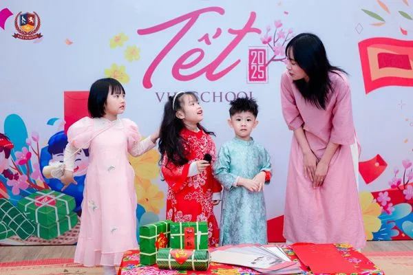 CHỢ TẾT VIETSCHOOL: VUN ĐẮP NHỮNG GIÁ TRỊ VĂN HÓA VIỆT
