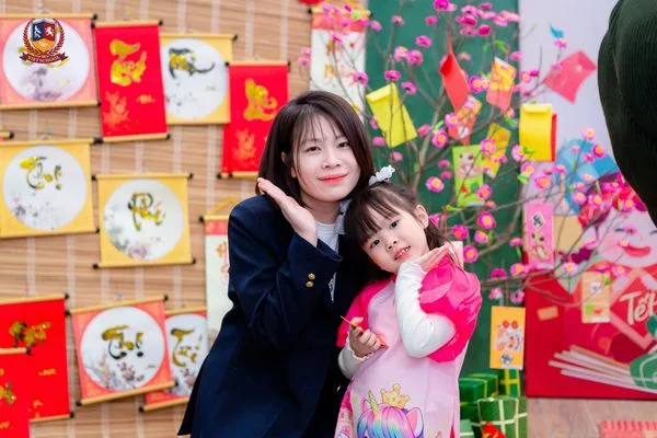CHỢ TẾT VIETSCHOOL: VUN ĐẮP NHỮNG GIÁ TRỊ VĂN HÓA VIỆT