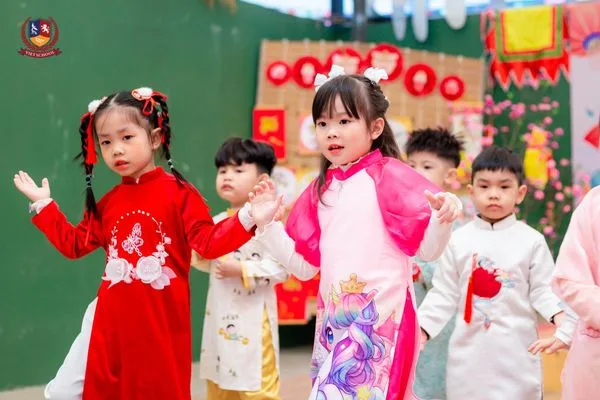 CHỢ TẾT VIETSCHOOL: VUN ĐẮP NHỮNG GIÁ TRỊ VĂN HÓA VIỆT