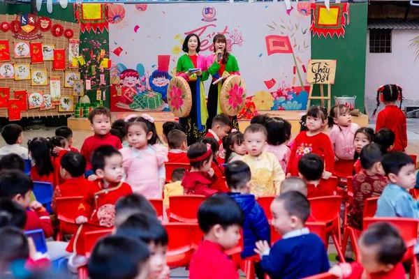 CHỢ TẾT VIETSCHOOL: VUN ĐẮP NHỮNG GIÁ TRỊ VĂN HÓA VIỆT