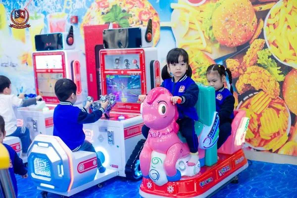 CÁC BẠN NHỎ VUI KHÁM PHÁ, VẬN ĐỘNG THÔNG MINH, CHỌN SÁCH YÊU THÍCH