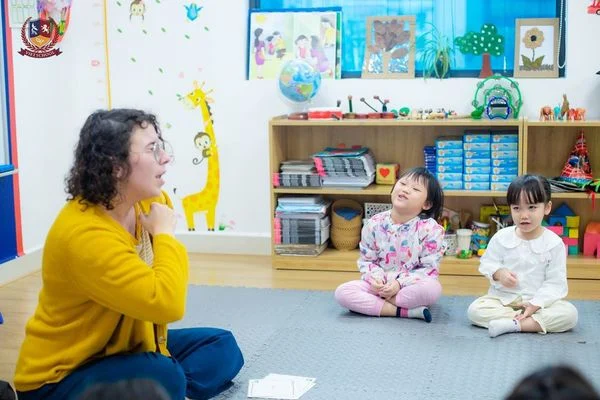 PHƯƠNG PHÁP HỌC TẬP SÁNG TẠO, XÂY DỰNG NỀN TẢNG SONG NGỮ CHO NHỮNG ĐỨA TRẺ
