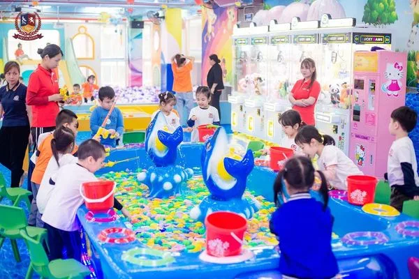 CÁC BẠN NHỎ VUI KHÁM PHÁ, VẬN ĐỘNG THÔNG MINH, CHỌN SÁCH YÊU THÍCH
