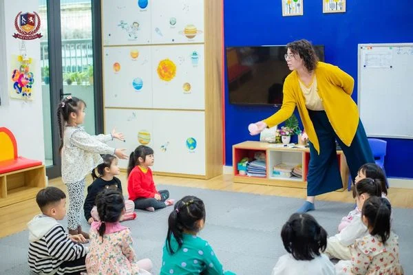 PHƯƠNG PHÁP HỌC TẬP SÁNG TẠO, XÂY DỰNG NỀN TẢNG SONG NGỮ CHO NHỮNG ĐỨA TRẺ