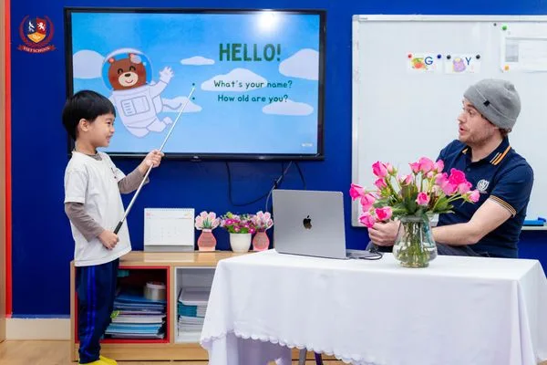 GIÁO TRÌNH SUPER SAFARI - CHƠI, KHÁM PHÁ VÀ SÁNG TẠO ĐỂ “THẨM THẤU” TIẾNG ANH