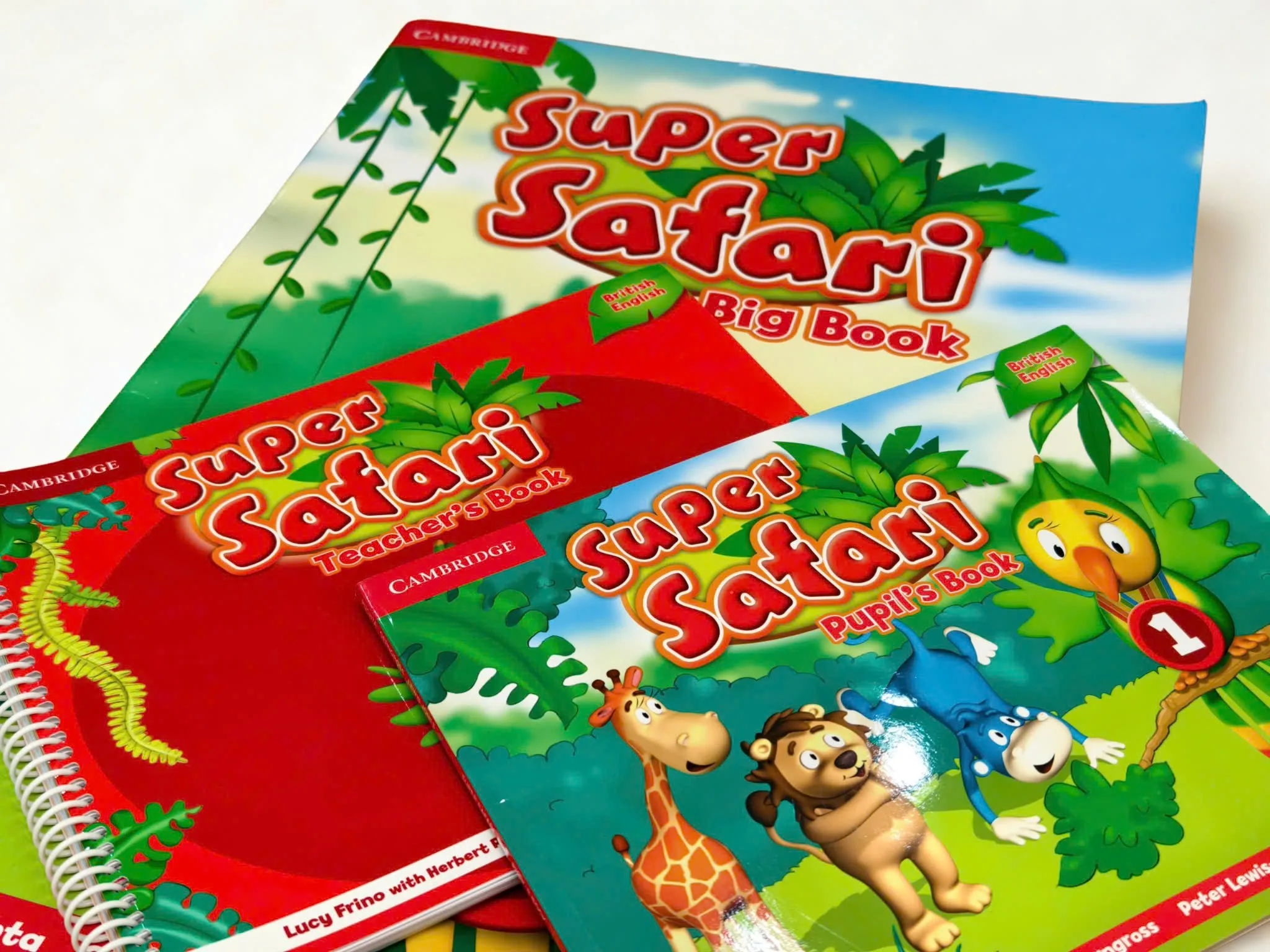 GIÁO TRÌNH SUPER SAFARI - CHƠI, KHÁM PHÁ VÀ SÁNG TẠO ĐỂ “THẨM THẤU” TIẾNG ANH