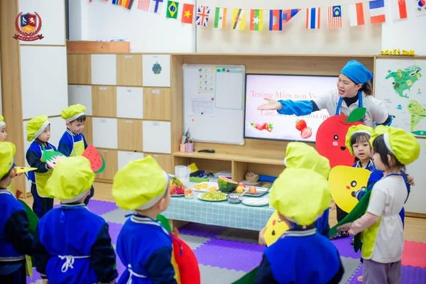 VIETSKILLS: CÁC BẠN NHỎ TRỔ TÀI LÀM SỮA CHUA HOA QUẢ