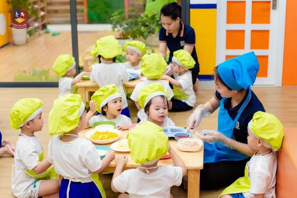 BÉ HỌC LÀM BÁNH PIZZA VÀ TÌM HIỂU ẨM THỰC NƯỚC Ý