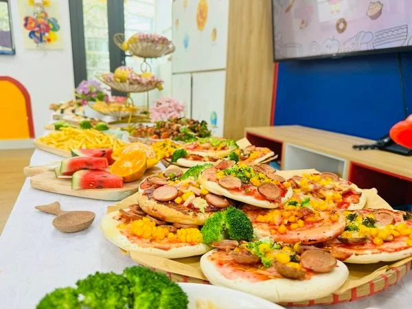 BÉ HỌC LÀM BÁNH PIZZA VÀ TÌM HIỂU ẨM THỰC NƯỚC Ý
