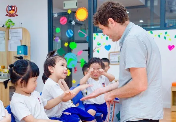 ỨNG DỤNG CÁC PHƯƠNG PHÁP GIÁO DỤC KIẾN TẠO NHỮNG ĐỨA TRẺ TOÀN DIỆN