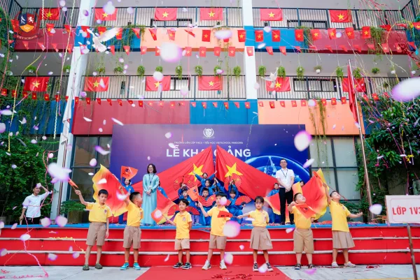 [Vietschool on Đại biểu Nhân dân]: Vietschool khai giảng năm học mới: Đẩy mạnh năng lực số và ngôn ngữ toàn cầu cho học sinh