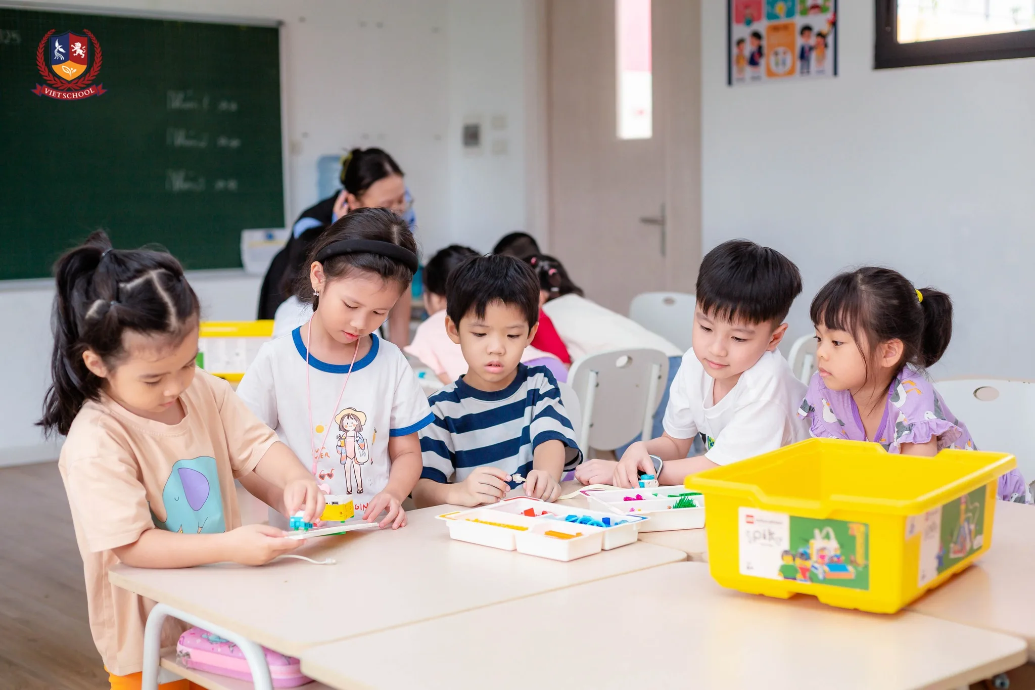 Hành trang vào lớp 1 cho bé bí kíp giúp con tự tin, vững bước