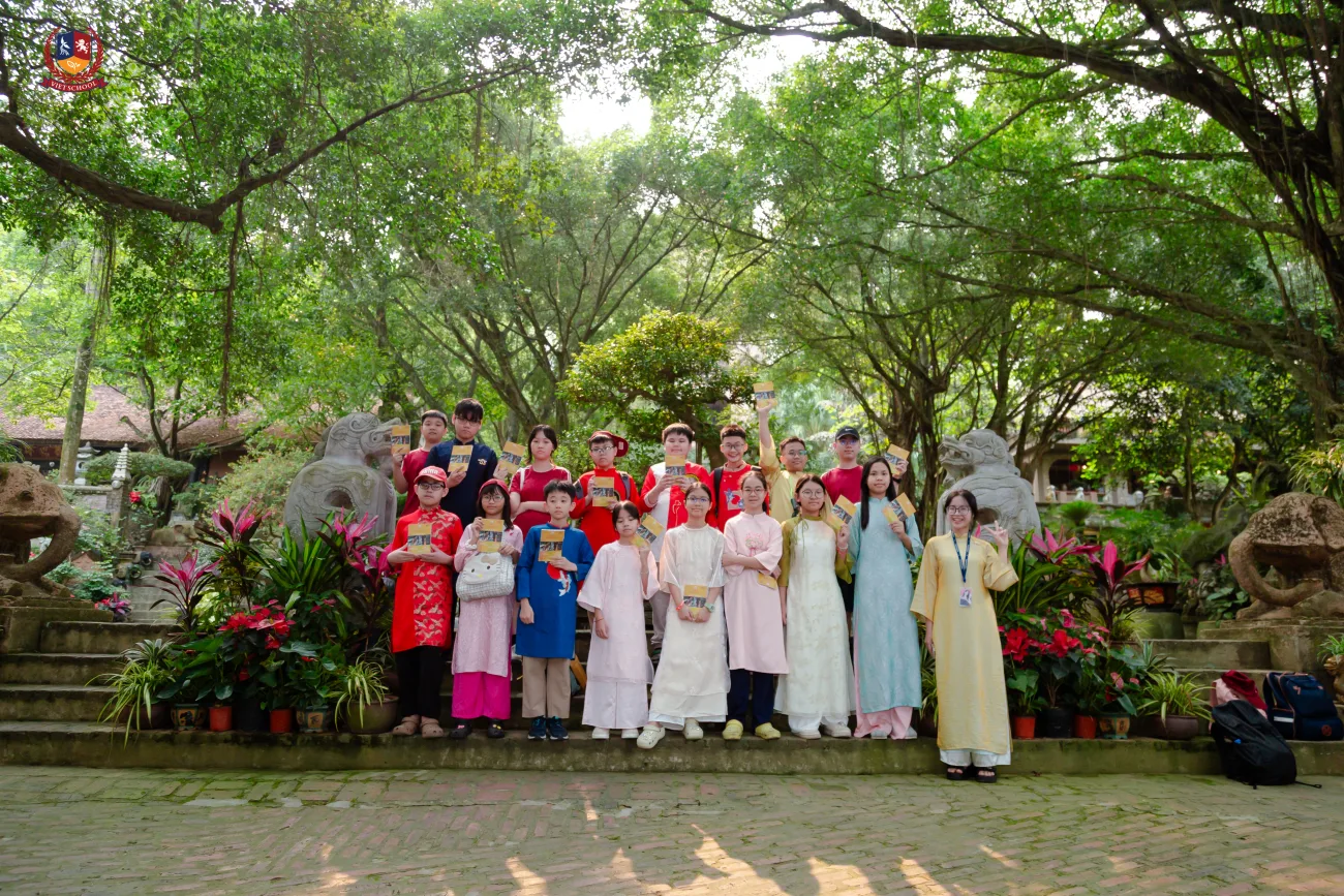 VIETSCHOOL: HÀNH TRÌNH “CHẠM “VÀO VĂN HÓA VIỆT TẠI VIỆT PHỦ THÀNH CHƯƠNG