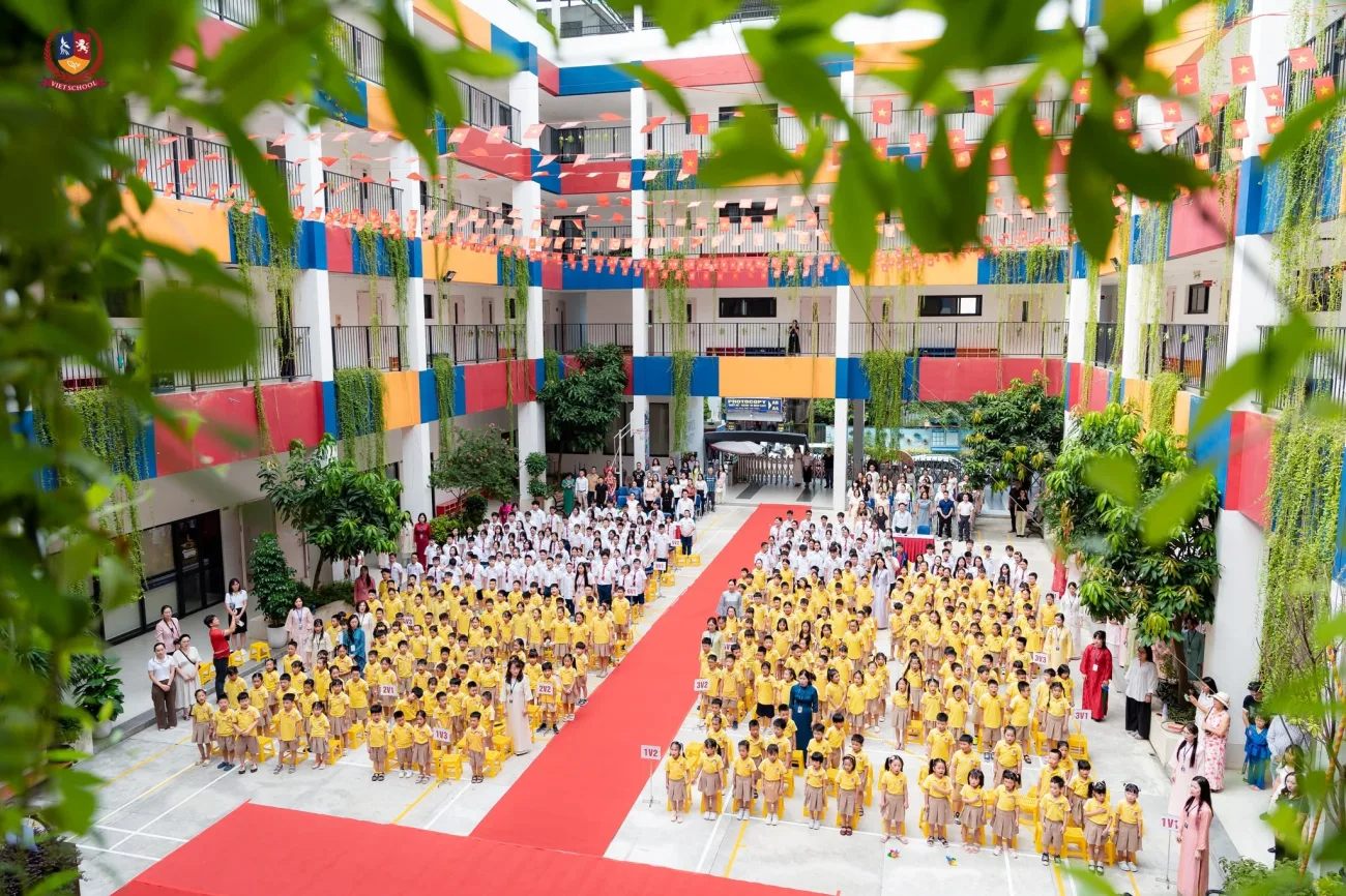 KHAI GIẢNG NĂM HỌC 2026-2027: SẴN SÀNG CHO HÀNH TRÌNH “KIẾN TẠO VÀ BỨT PHÁ”