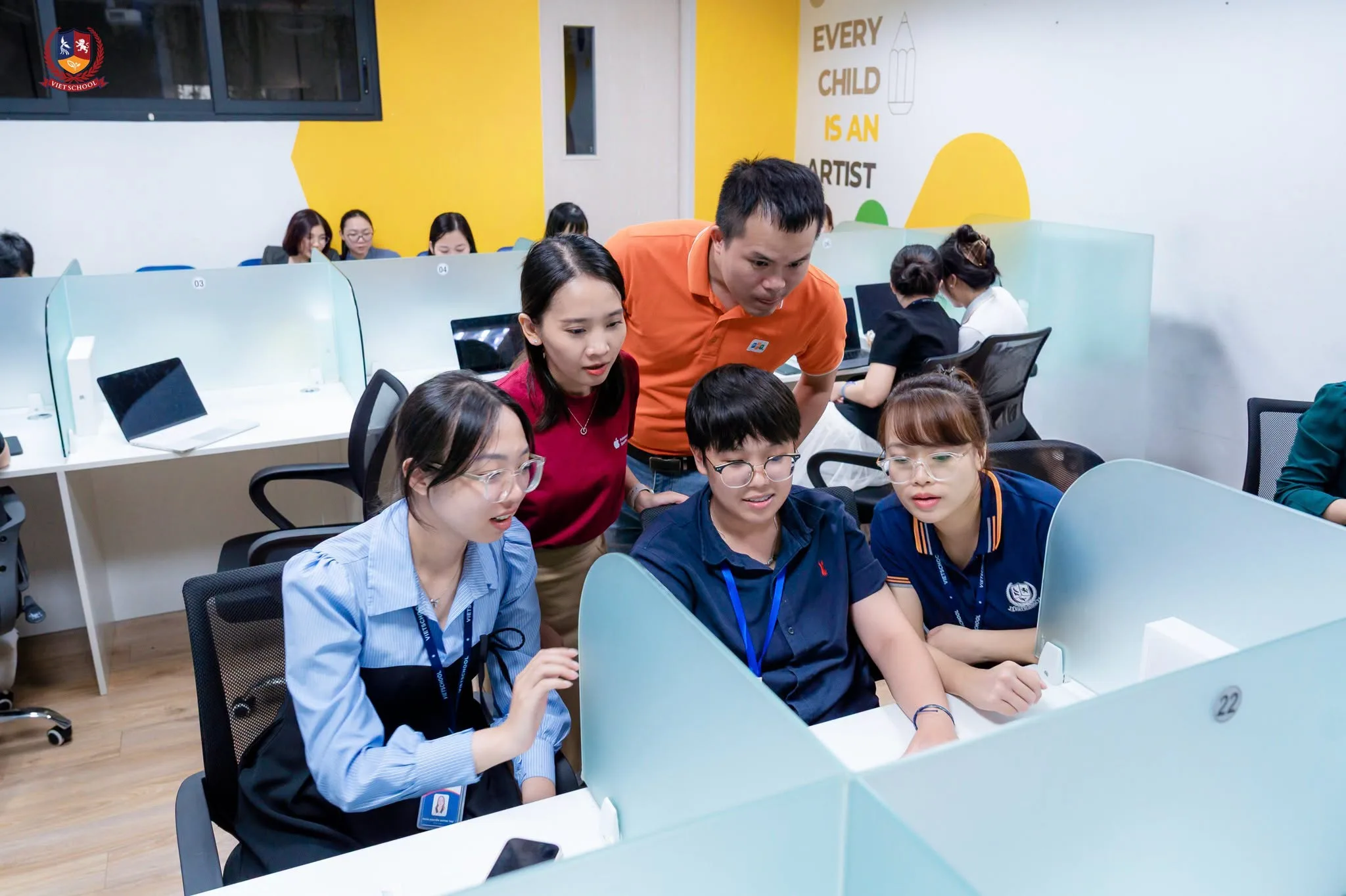 VIETSCHOOL ĐỒNG HÀNH CÙNG CHUYÊN GIA, KHAI THÁC HIỆU QUẢ HỆ SINH THÁI APPLE TRONG TỔ CHỨC DẠY VÀ HỌC