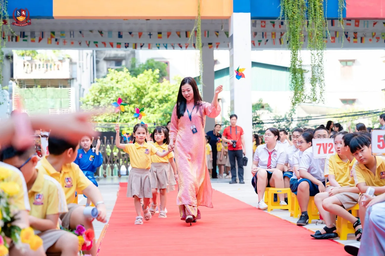 KHAI GIẢNG NĂM HỌC 2026-2027: SẴN SÀNG CHO HÀNH TRÌNH “KIẾN TẠO VÀ BỨT PHÁ”
