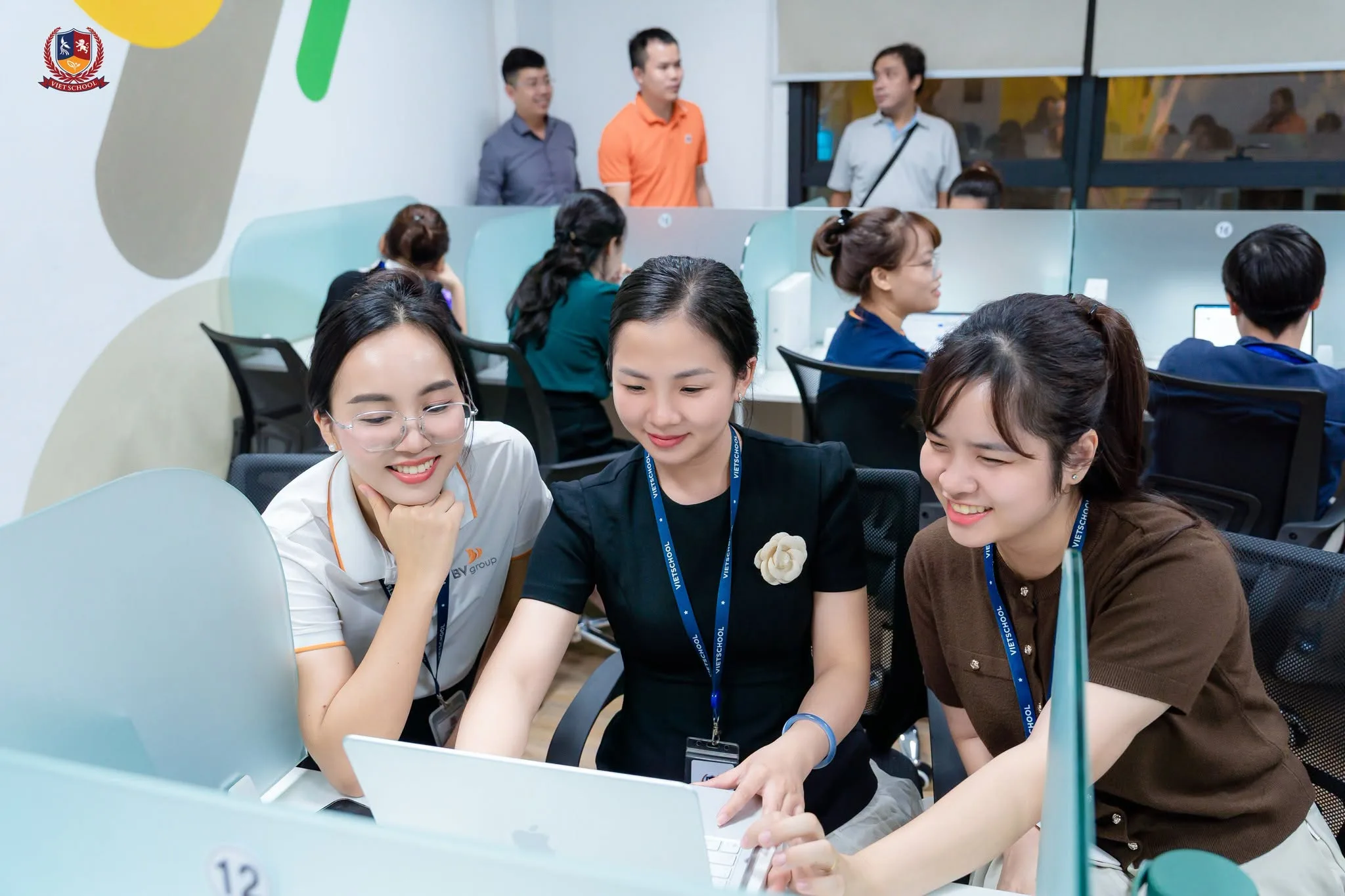 VIETSCHOOL ĐỒNG HÀNH CÙNG CHUYÊN GIA, KHAI THÁC HIỆU QUẢ HỆ SINH THÁI APPLE TRONG TỔ CHỨC DẠY VÀ HỌC